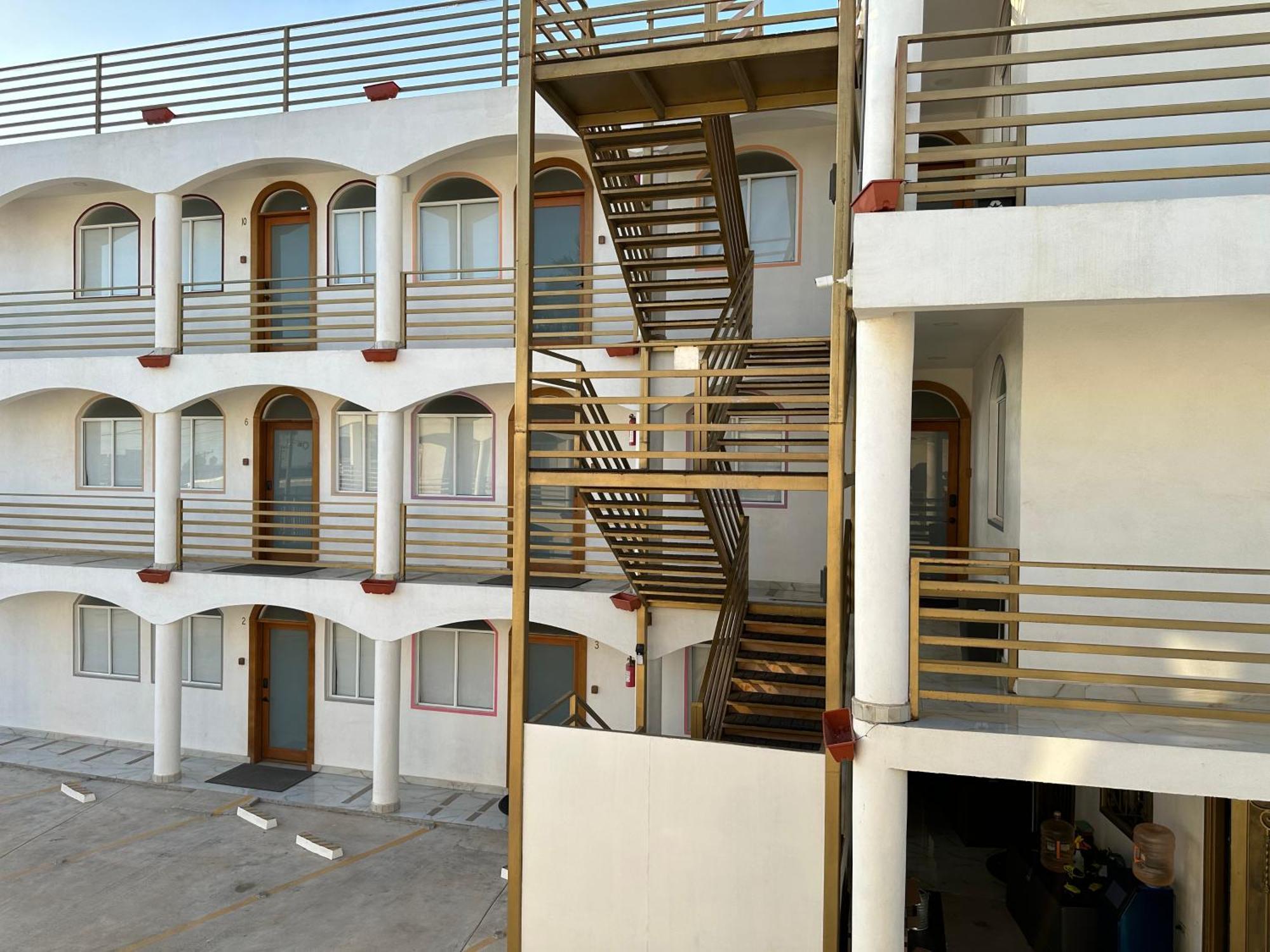 Las Mariposas Mini Suites Rosarito Exterior foto